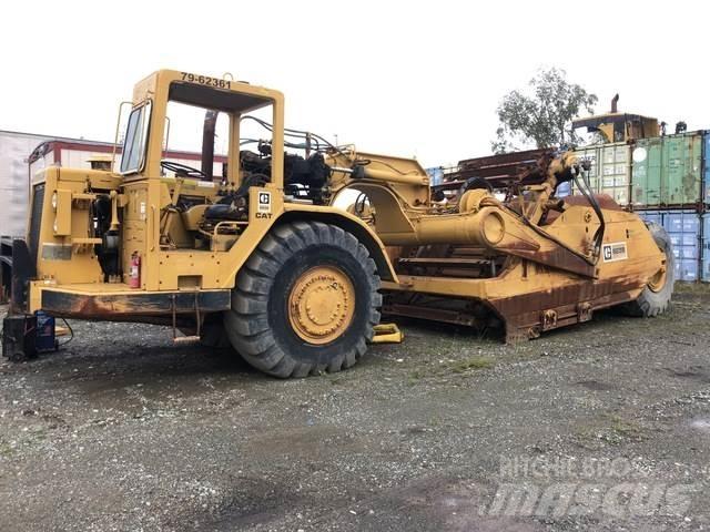 CAT 623B Skrobaki