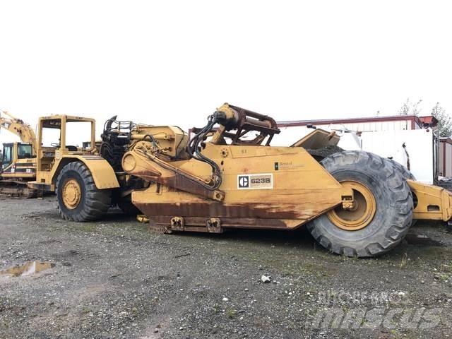 CAT 623B Skrobaki
