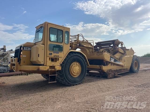 CAT 623G Skrobaki