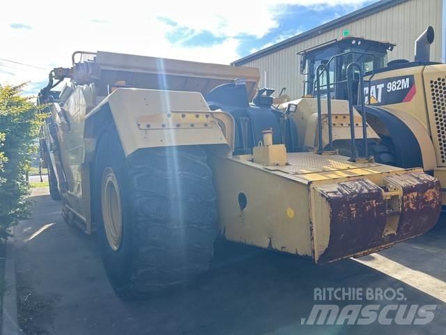 CAT 623k Skrobaki