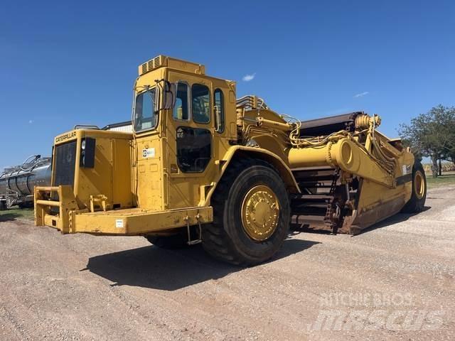 CAT 633D Skrobaki