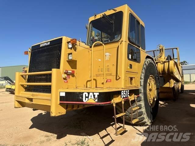 CAT 651E Skrobaki