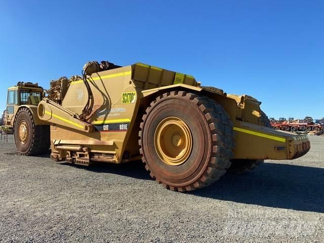 CAT 651E Skrobaki