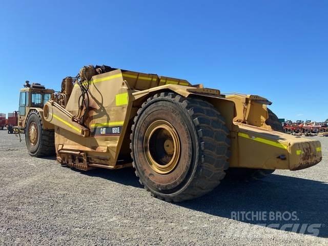 CAT 651E Skrobaki