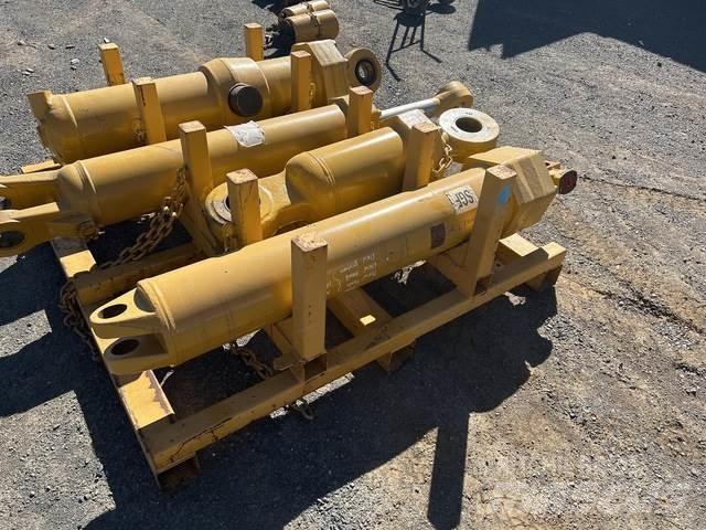 CAT 657E Transport - Inne