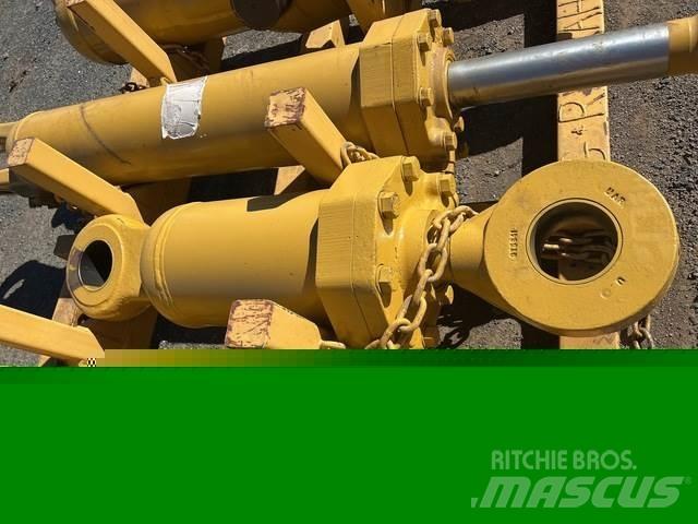 CAT 657E Transport - Inne