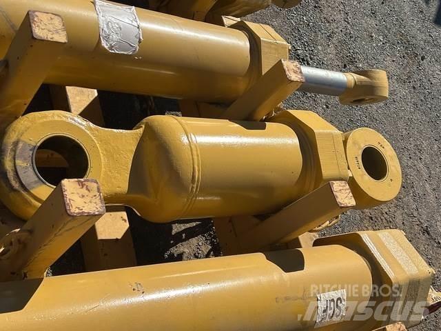 CAT 657E Transport - Inne
