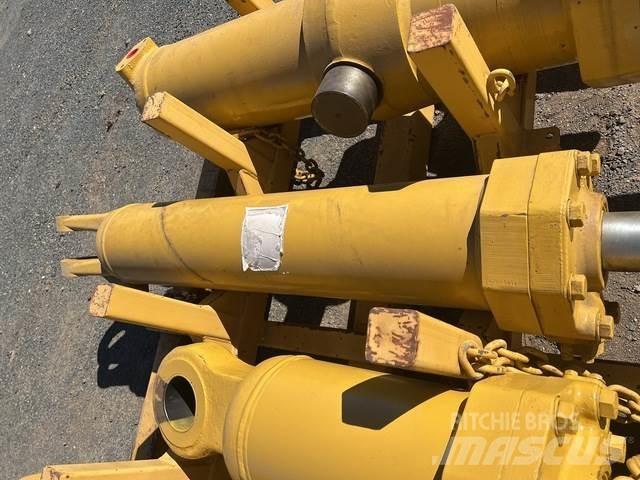 CAT 657E Transport - Inne