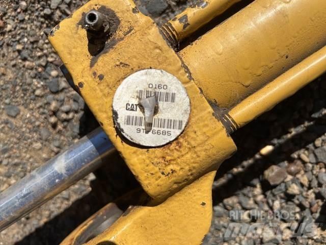 CAT 657E Transport - Inne