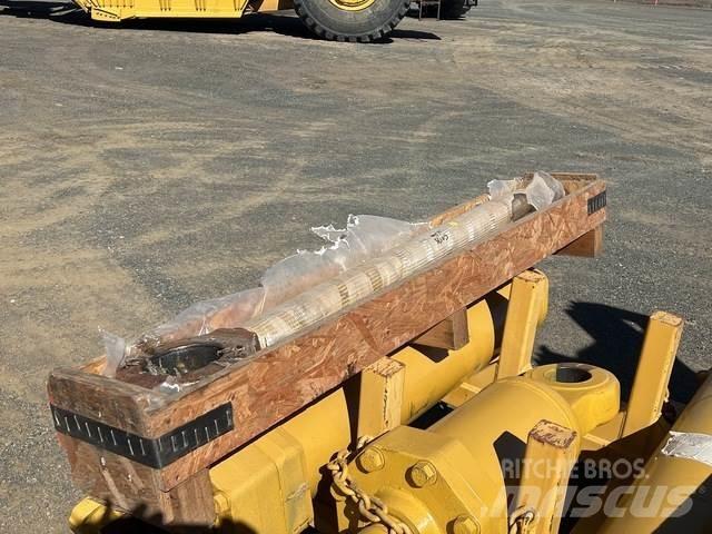 CAT 657E Transport - Inne
