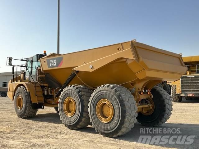 CAT 745 Wozidła przegubowe