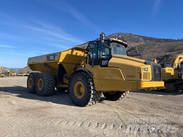 CAT 745 Wozidła przegubowe