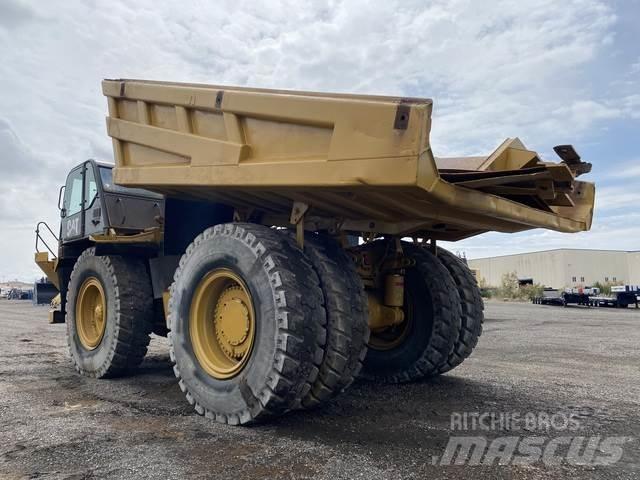 CAT 777F Wozidła przegubowe