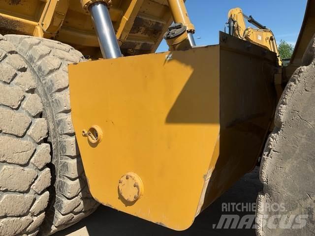 CAT 777F Wozidła przegubowe