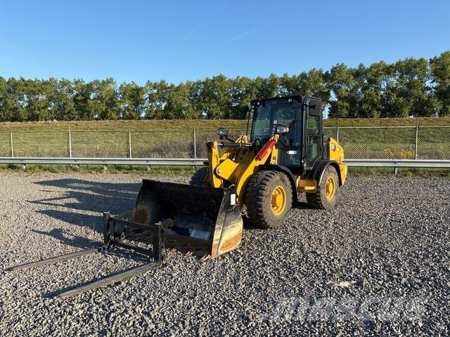CAT 906 Ładowarki kołowe