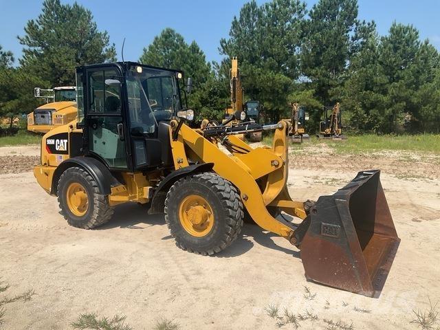 CAT 906M Ładowarki kołowe