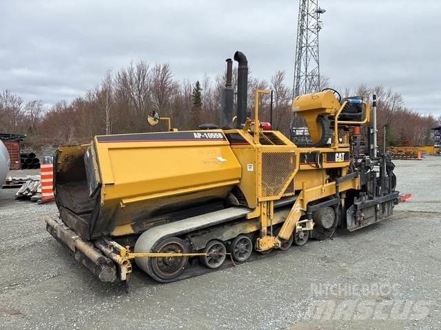 CAT AP-1055B Rozściełacze do asfaltu