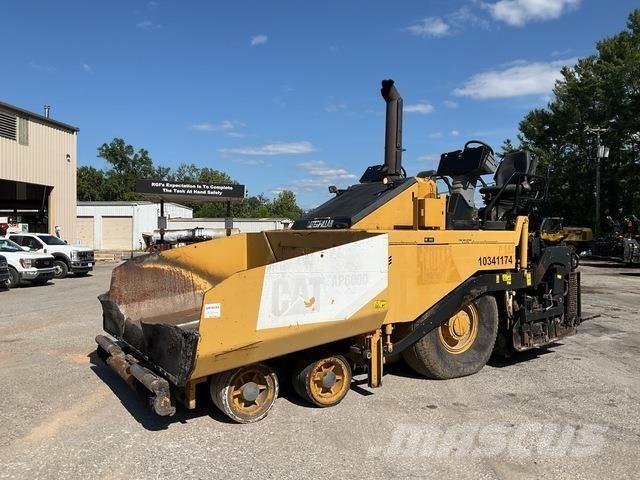 CAT AP-600D Rozściełacze do asfaltu