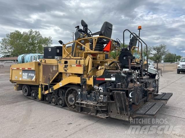 CAT AP1055D Rozściełacze do asfaltu