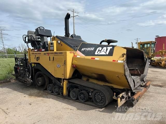 CAT AP1055E Rozściełacze do asfaltu