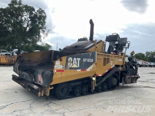 CAT AP1055E Rozściełacze do asfaltu