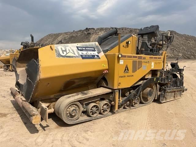 CAT AP1055E Rozściełacze do asfaltu