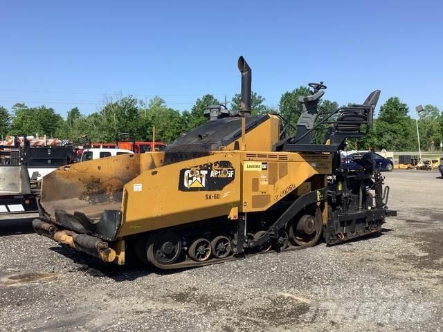 CAT AP1055F Rozściełacze do asfaltu