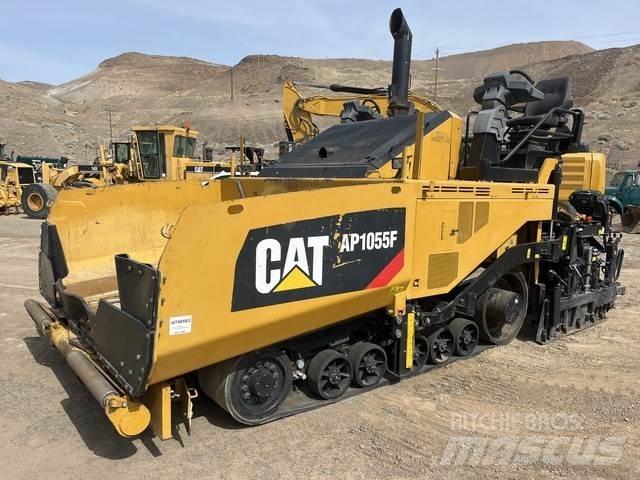 CAT AP1055F Rozściełacze do asfaltu