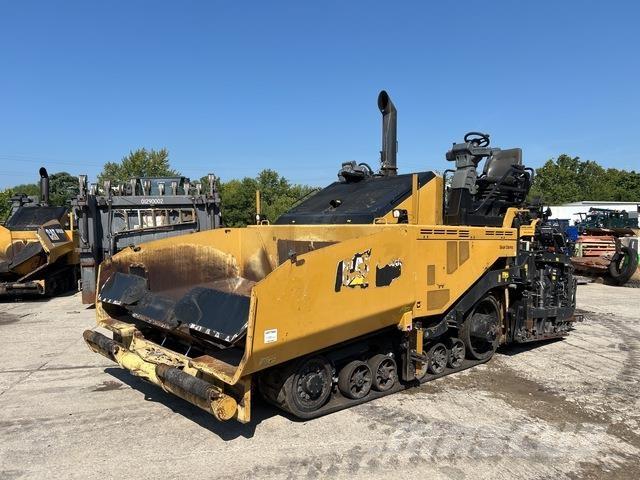 CAT AP1055F Rozściełacze do asfaltu