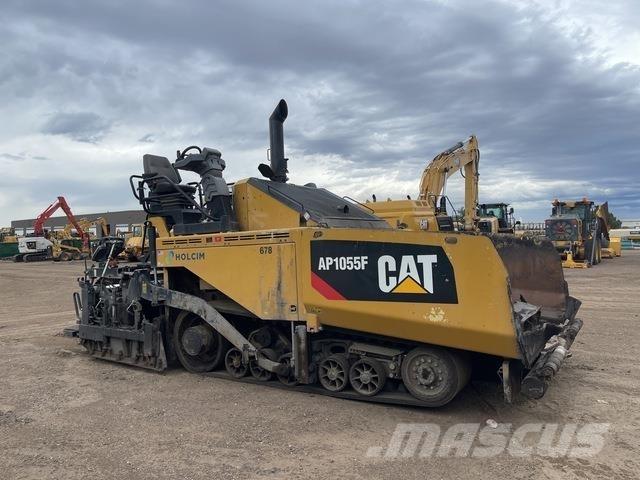 CAT AP1055F Rozściełacze do asfaltu