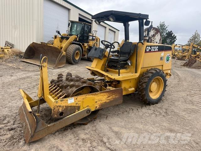 CAT CP-323C Walce jednobębnowe