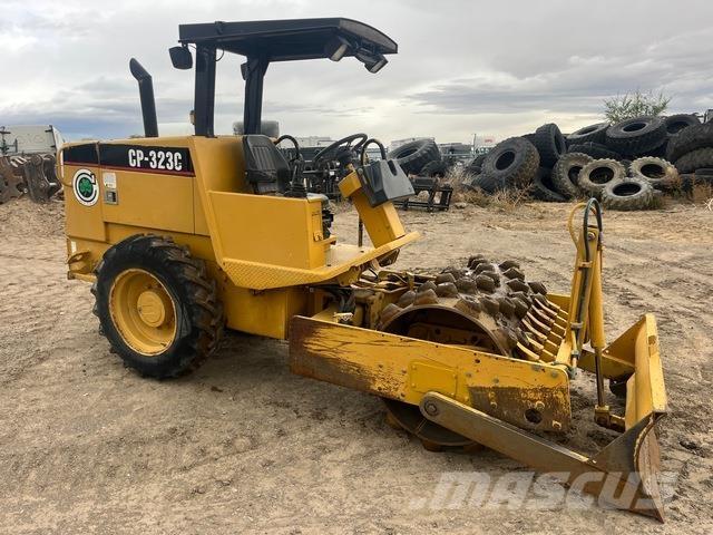 CAT CP-323C Walce jednobębnowe