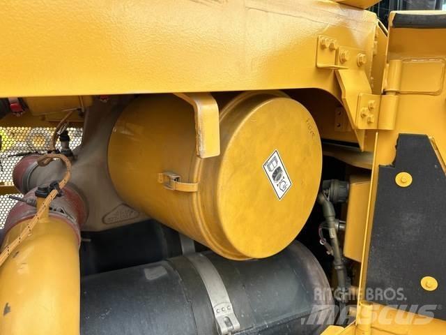 CAT D10T2 Spycharki gąsienicowe