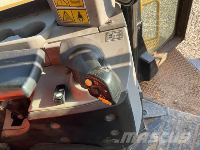 CAT D8T Spycharki gąsienicowe