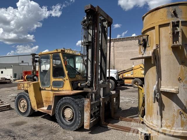 CAT DP90 Wózki widłowe terenowe