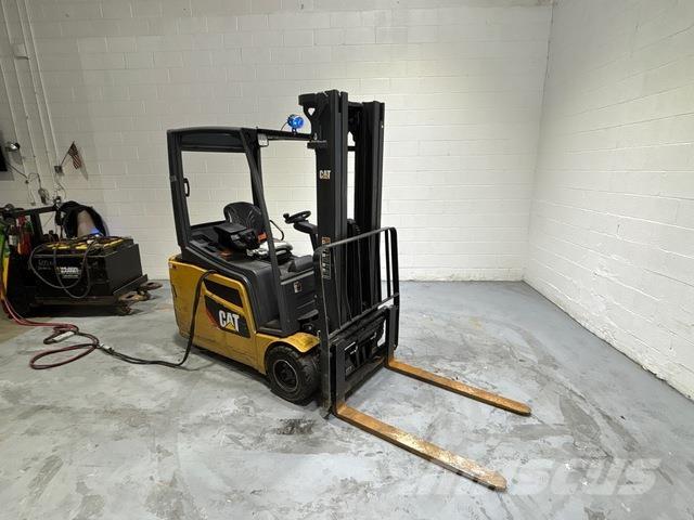 CAT MH 2ET3500 Wózki elektryczne