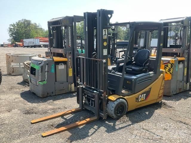 CAT MH 2ET4000 Wózki elektryczne
