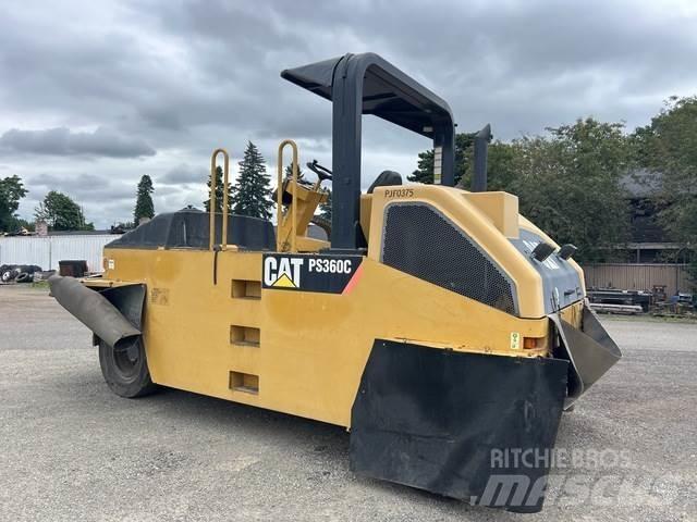CAT PS-360C Walce ogumione