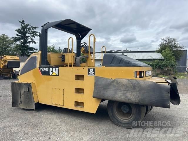 CAT PS-360C Walce ogumione