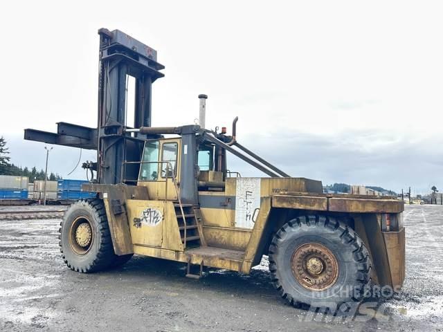 CAT V900 Wozy do składowania i transportu kontenerów