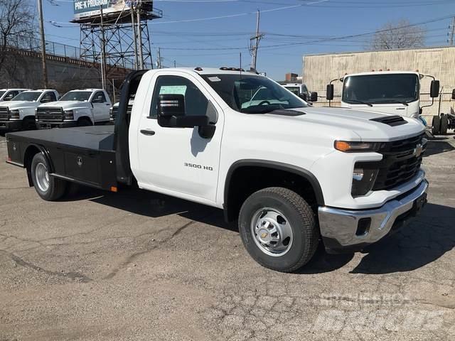 Chevrolet 3500 Ciężarówki typu Platforma / Skrzynia