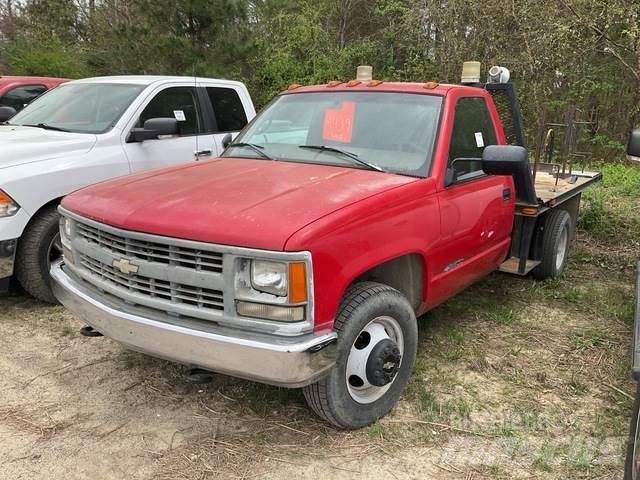 Chevrolet 3500 Ciężarówki typu Platforma / Skrzynia