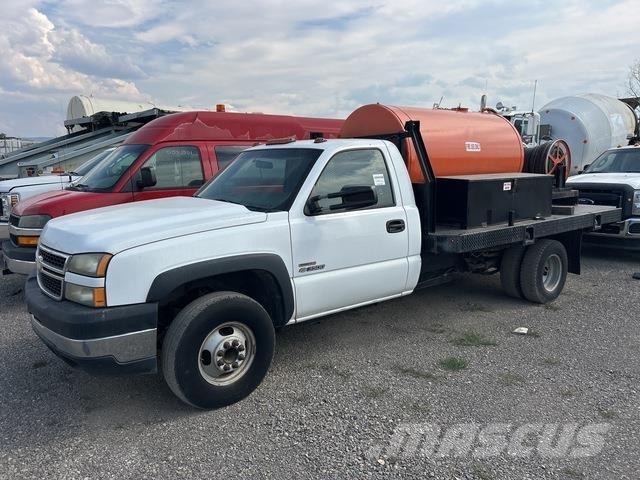 Chevrolet 3500 Ciężarówki typu Platforma / Skrzynia