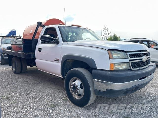 Chevrolet 3500 Ciężarówki typu Platforma / Skrzynia