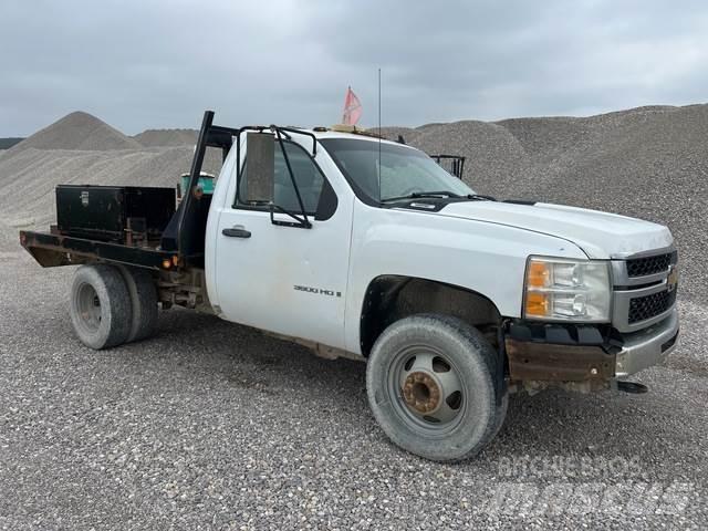 Chevrolet 3500 Ciężarówki typu Platforma / Skrzynia