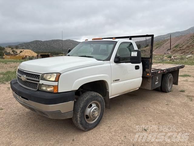 Chevrolet 3500 Ciężarówki typu Platforma / Skrzynia