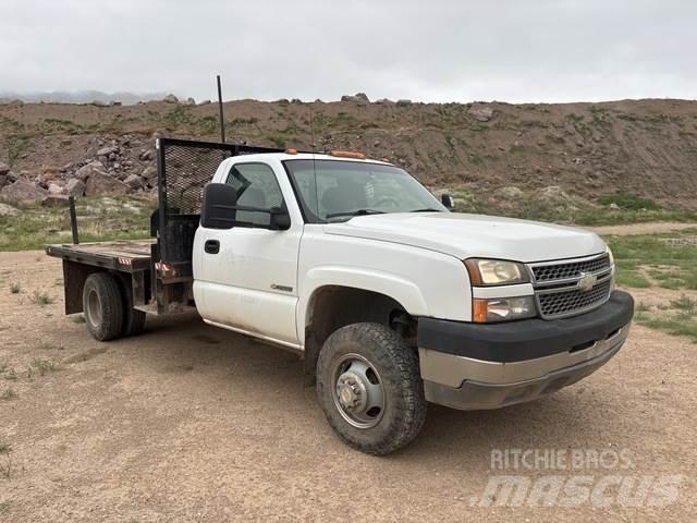Chevrolet 3500 Ciężarówki typu Platforma / Skrzynia