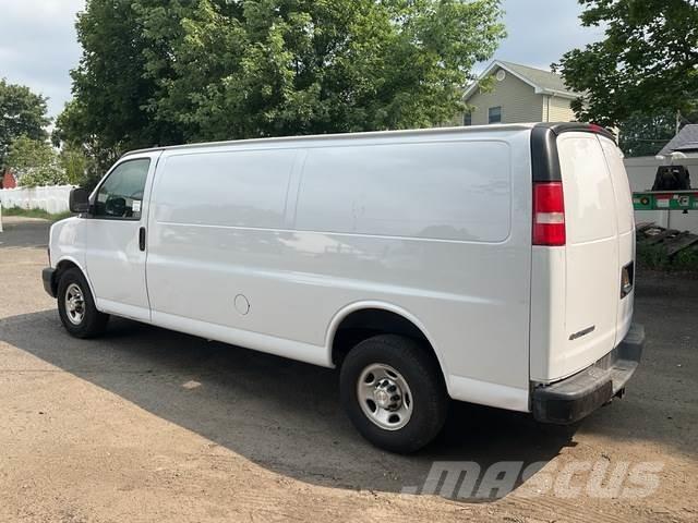 Chevrolet 3500 Busy / Vany