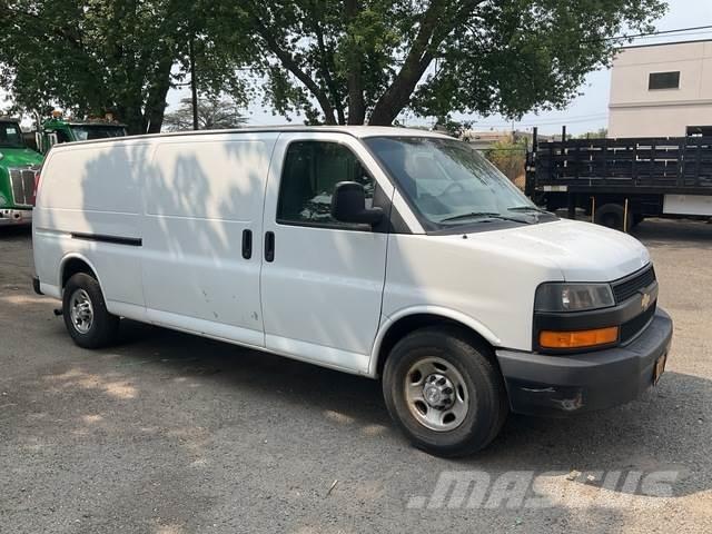 Chevrolet 3500 Busy / Vany