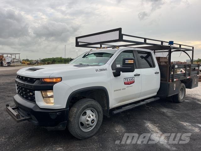 Chevrolet 3500 Ciężarówki typu Platforma / Skrzynia